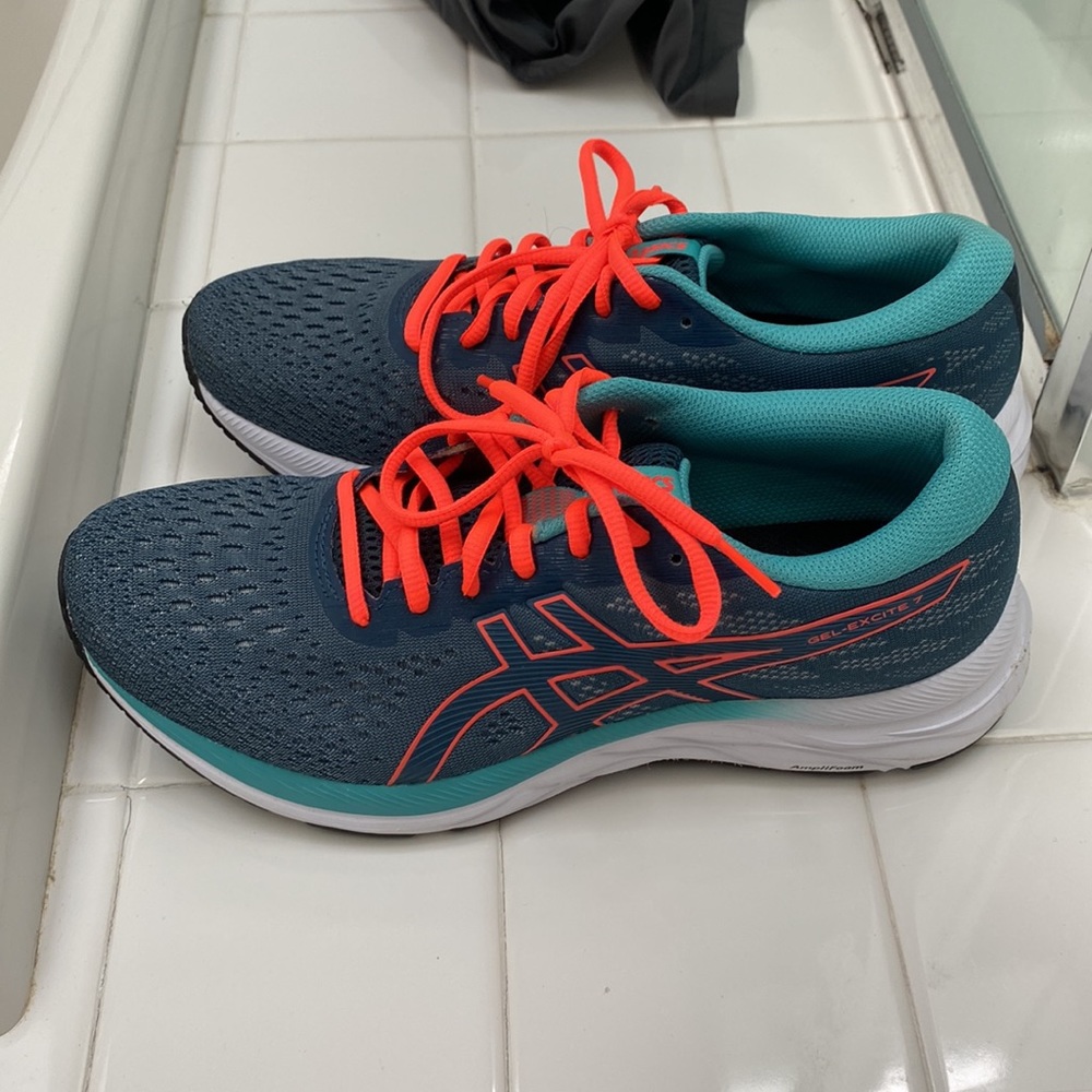 Asics Gel Excite 7 Women Running Shoes - Size 9.5